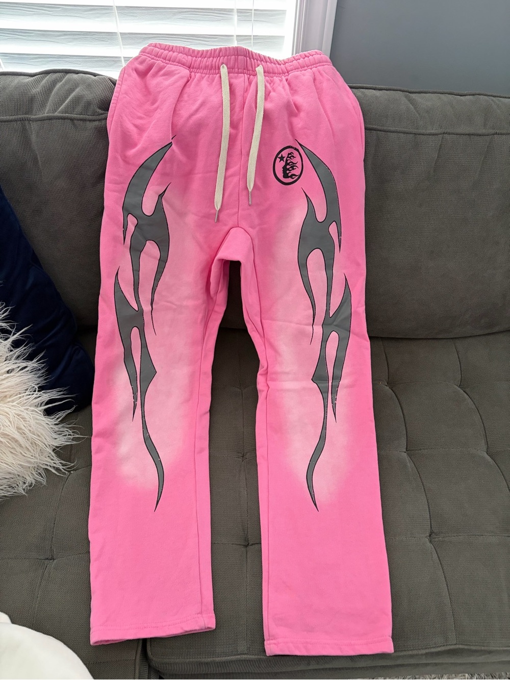 Men's Pink Flame-Graphic Sweatpants with Drawstring - Hellstar size Medium